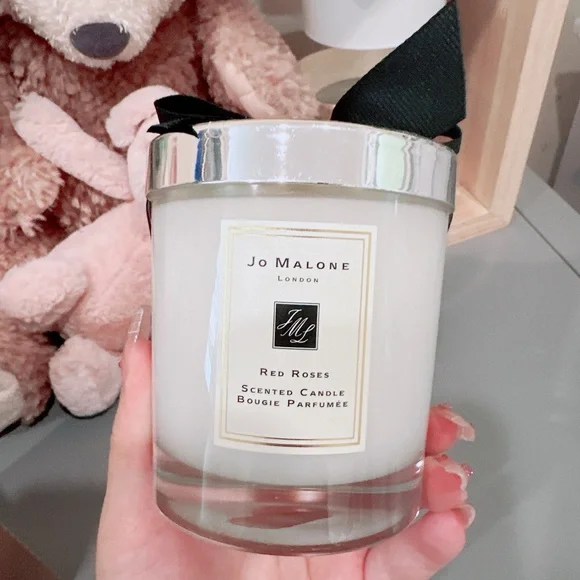 Jo Malone London Red Roses Scented Candle - NEW with Seal - Picture 2 of 5